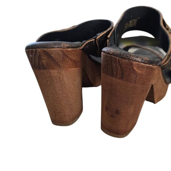 Sbicca Women's Size 7 Brown Distressed Leather Wood Western Style Heels - Picture 5 of 5